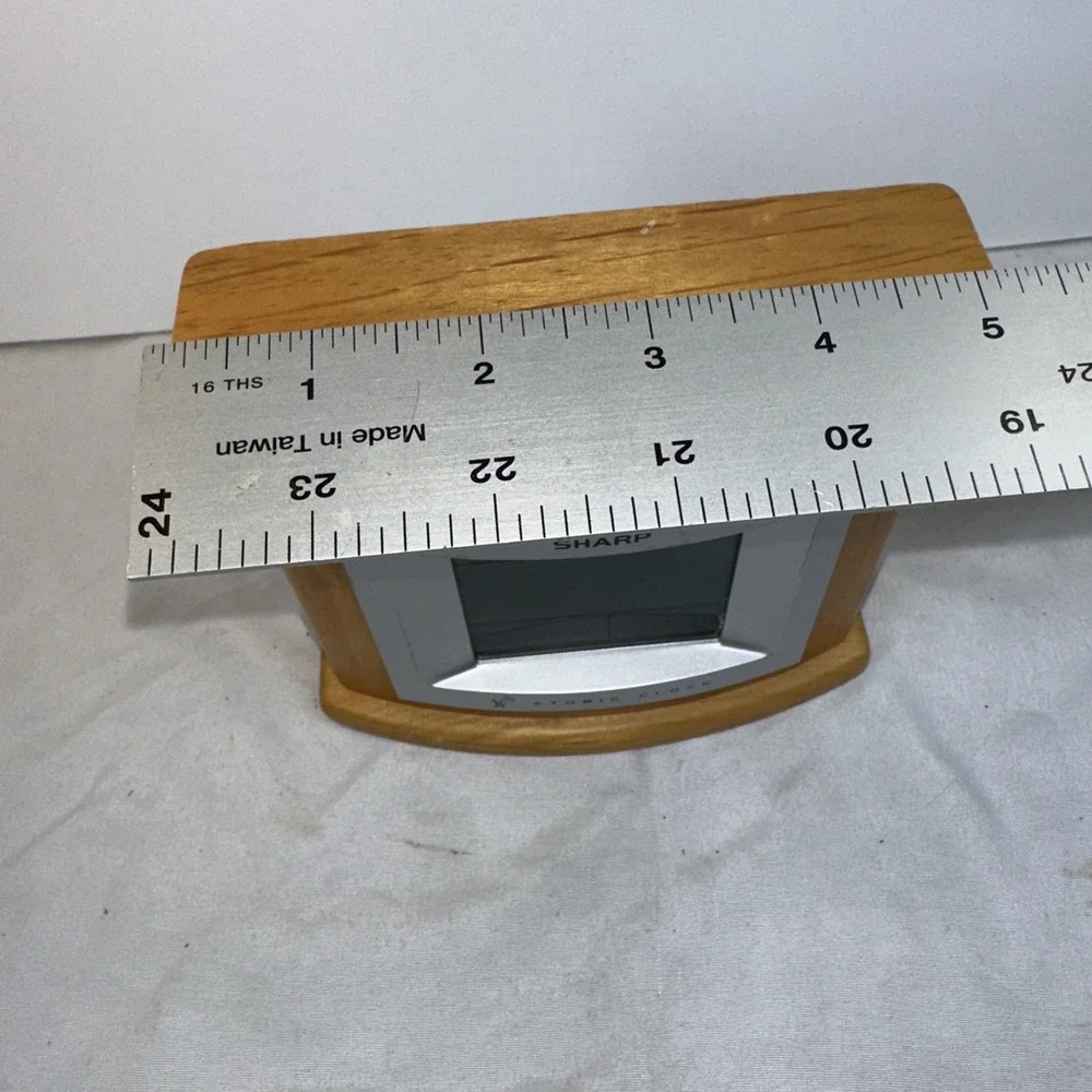 VTG Sharp SPC323 Wood Frame Atomic Desktop Clock Alarm Temperature Date